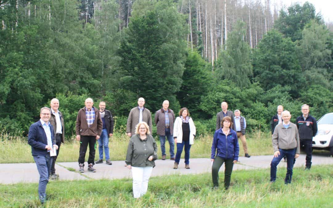 PM Waldbegang der CDU-Kreistagsfraktion mit Politikern, Förstern und Waldbesitzern der Region findet großen Anklang